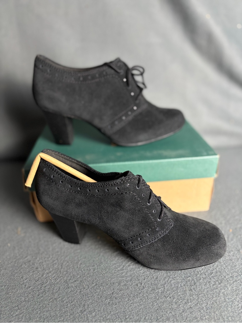 Clarks Bendables Ruby Women’s 7.5W Black Suede Leather Oxford Heels Lace Up